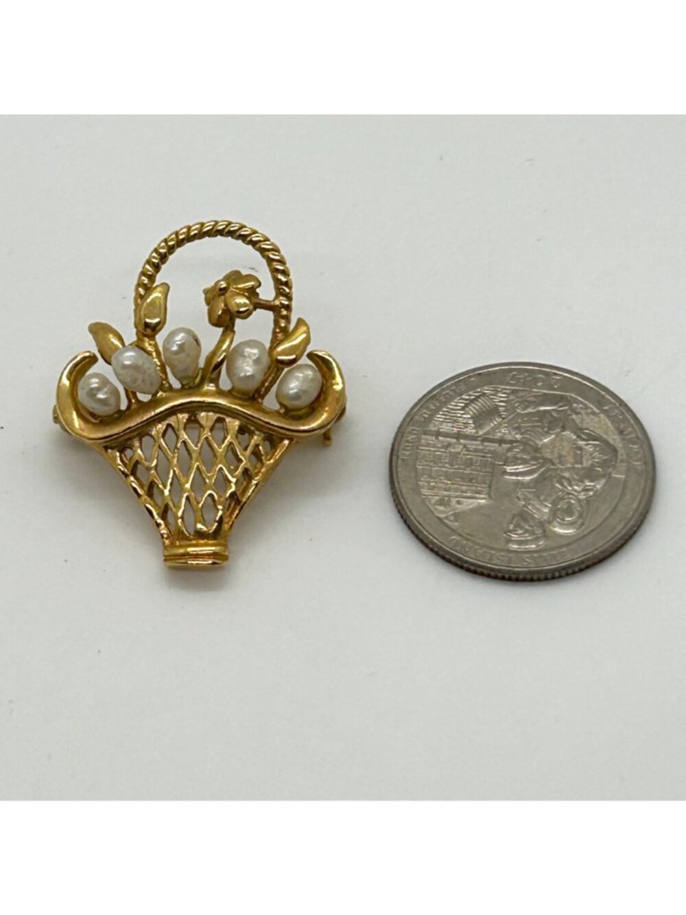 Vintage Gold-Tone Flower Basket Brooch Freshwater Pearl Filigree Retro Floral - Picture 2 of 10